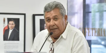 Diputado José María Avilés en tribuna