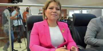 La diputada Marbella González en el Congreso del estado, desde su curul