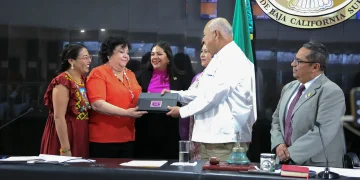 Oceanóloga sudcaliforniana recibe la medalla «María Dionisia Villarino» 2023