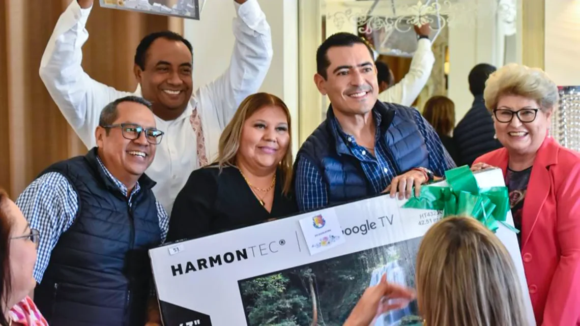 Reconoce Congreso del Estado a las secretarias en el Poder Legislativo