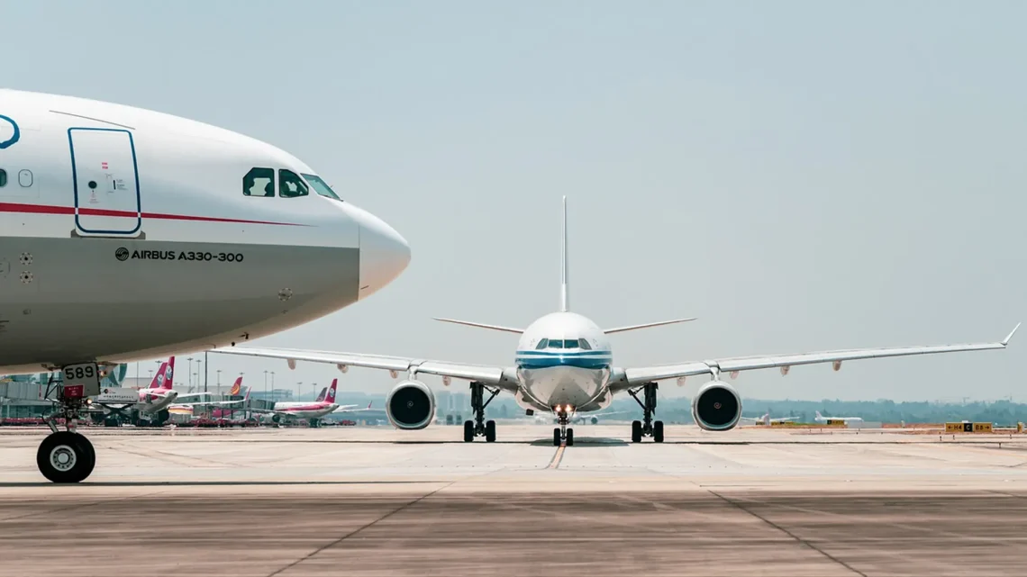 aviones en aeropuerto