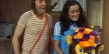 Rosita Bouchot y Roberto Gómez Bolaños, grabando un capítulo del programa El Chavo del 8. Foto: Japan Space - Tokusatsu / Pinterest