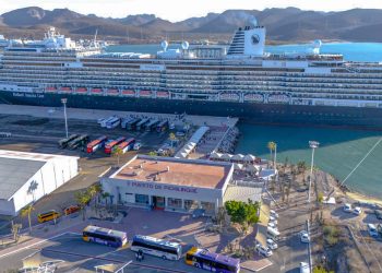 crucero Koningsdam arribó al Puerto Pichilingue de La Paz