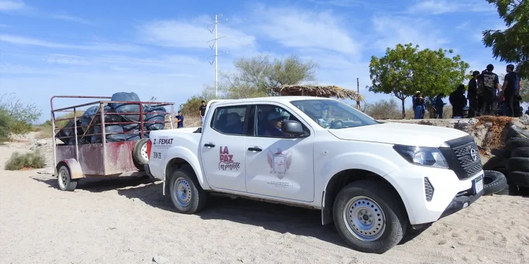 Las playas de La Paz enfrentan una crisis ambiental por el incremento de residuos durante la temporada turística / Foto: Cortesía / Ayuntamiento de La Paz