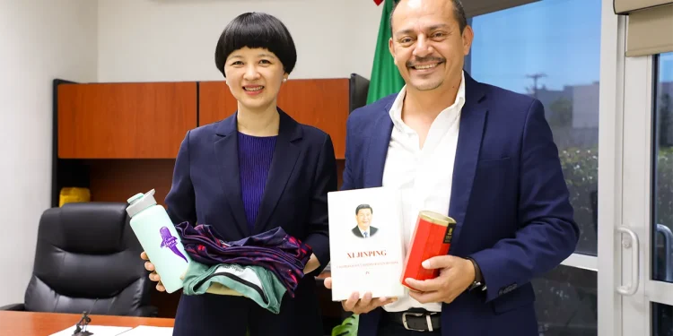 La Paz establece vínculos estratégicos con China para promover intercambios culturales, educativos y comerciales que beneficiarán especialmente a descendientes chinos locales / Foto: Cortesía / Ayuntamiento de La Paz