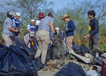 Setenta y seis voluntarios recolectaron 940 kilogramos de residuos en macro limpieza del estero HZ / Foto: Cortesía / Ayuntamiento de La Paz