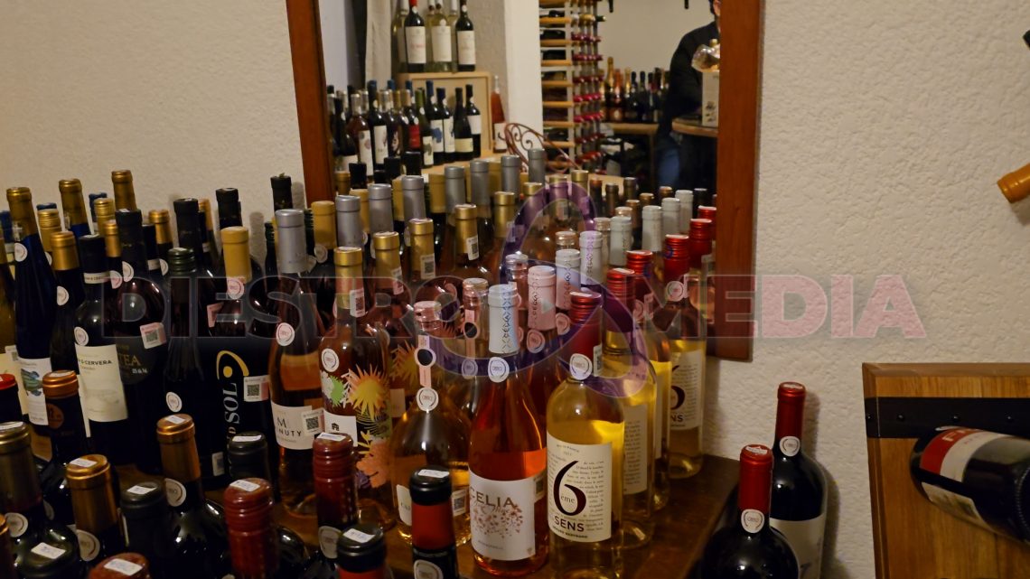 Cava Cianci se localiza dentro del Hotel Plaza Real, mismo que se encuentra en el cruce de calle Esquerro y Callejón La Paz, en el centro histórico de la capital de Baja California Sur / Foto: Fernando Becerra / Diestro.Media